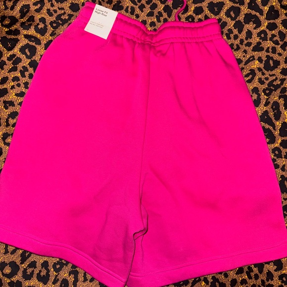 Nike oversized shorts XS - Picture 2 of 4